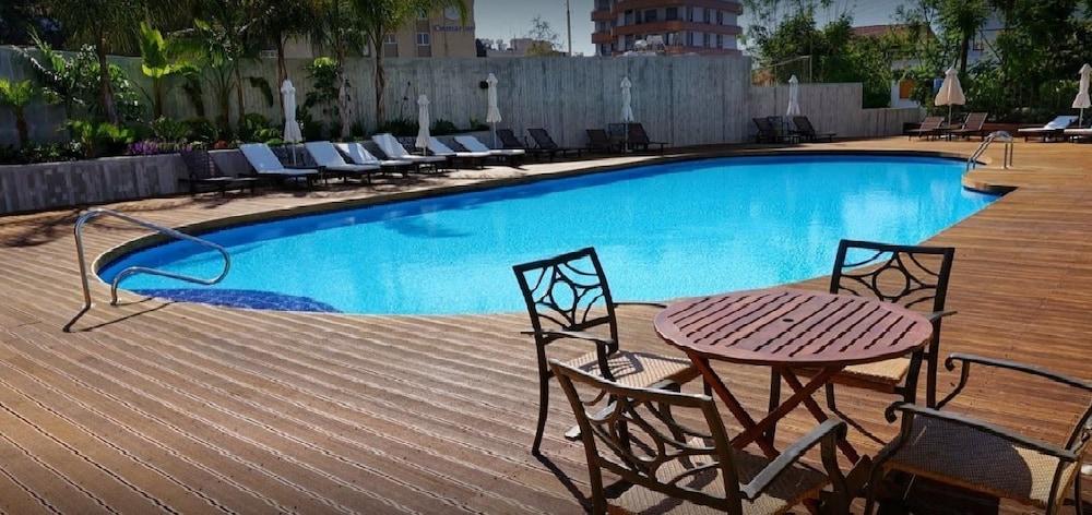 Curium Palace Hotel Limassol Eksteriør billede