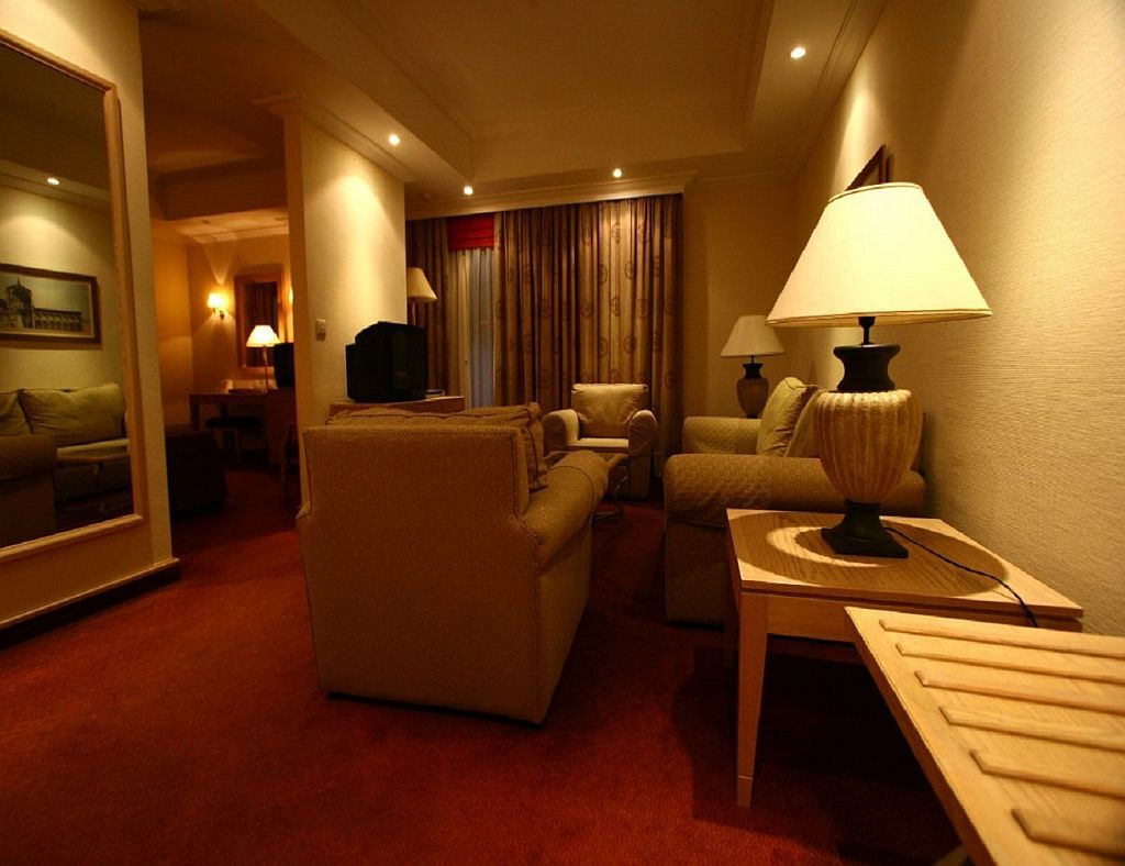 Curium Palace Hotel Limassol Eksteriør billede